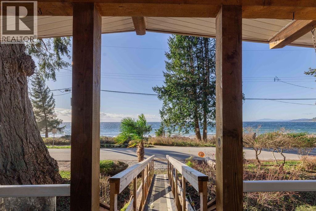 1618 OCEAN BEACH ESPLANADE, Gibsons