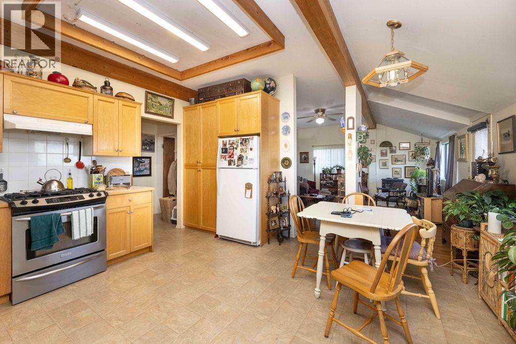 1618 OCEAN BEACH ESPLANADE, Gibsons
