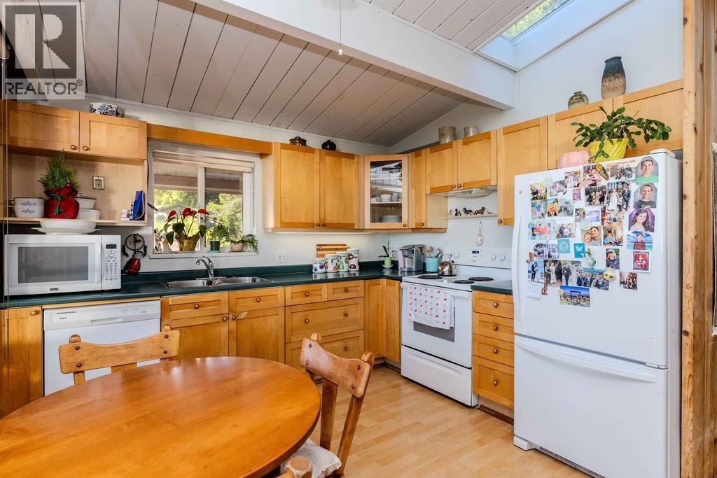 1618 OCEAN BEACH ESPLANADE, Gibsons