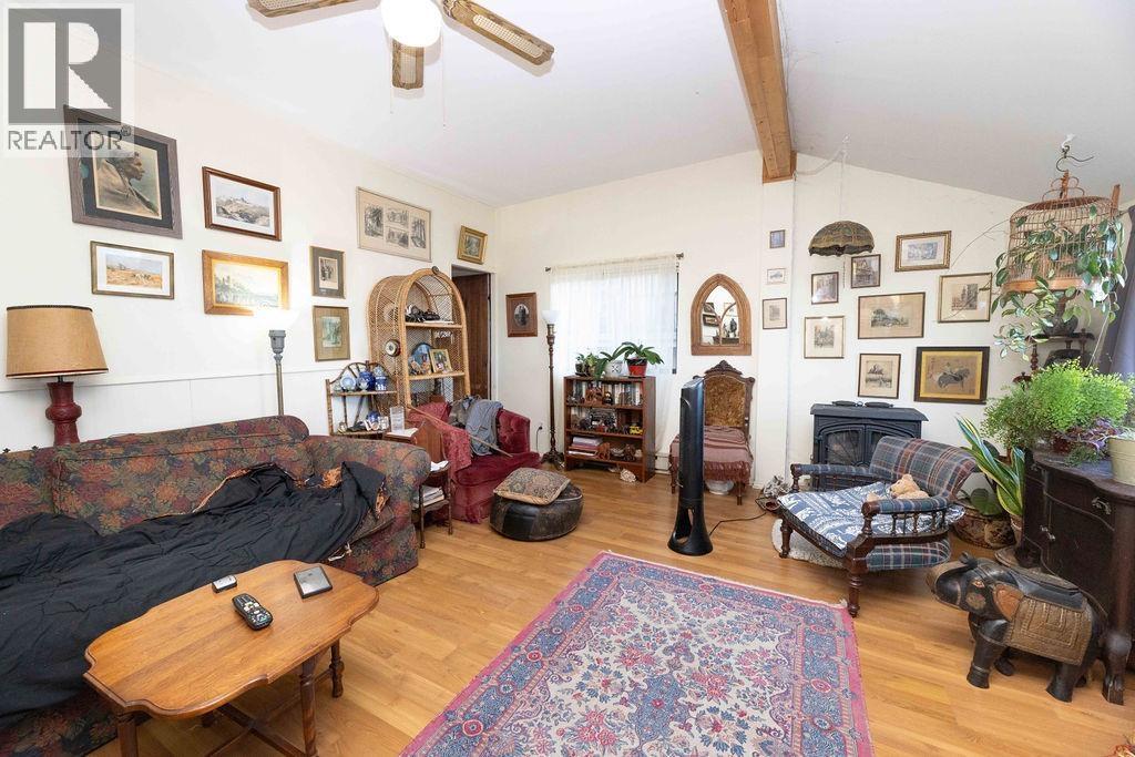 1618 OCEAN BEACH ESPLANADE, Gibsons
