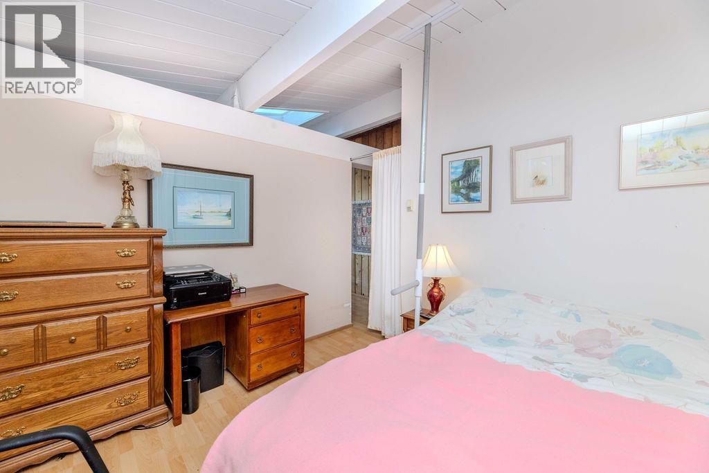 1618 OCEAN BEACH ESPLANADE, Gibsons