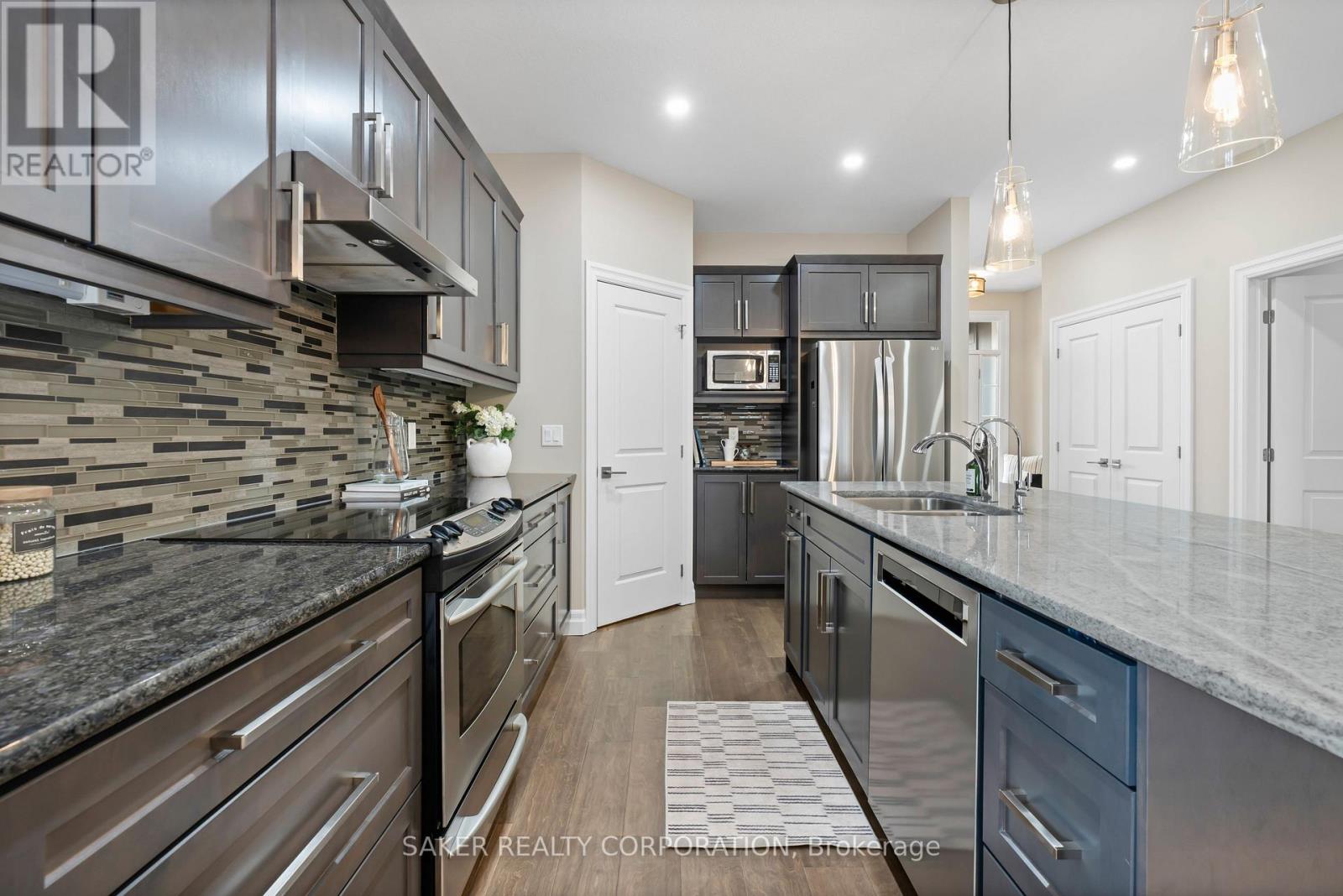 Single Family House Bungalow for Sale in  FINCH COURT Central Elgin (Belmont) 