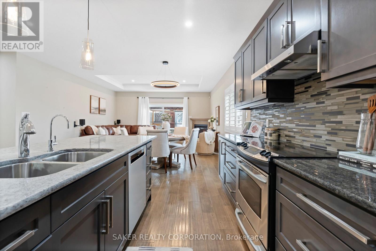 Single Family House Bungalow for Sale in  FINCH COURT Central Elgin (Belmont) 