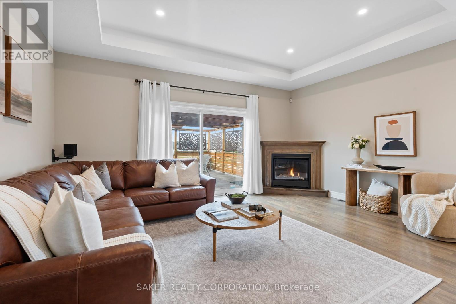 Single Family House Bungalow for Sale in  FINCH COURT Central Elgin (Belmont) 