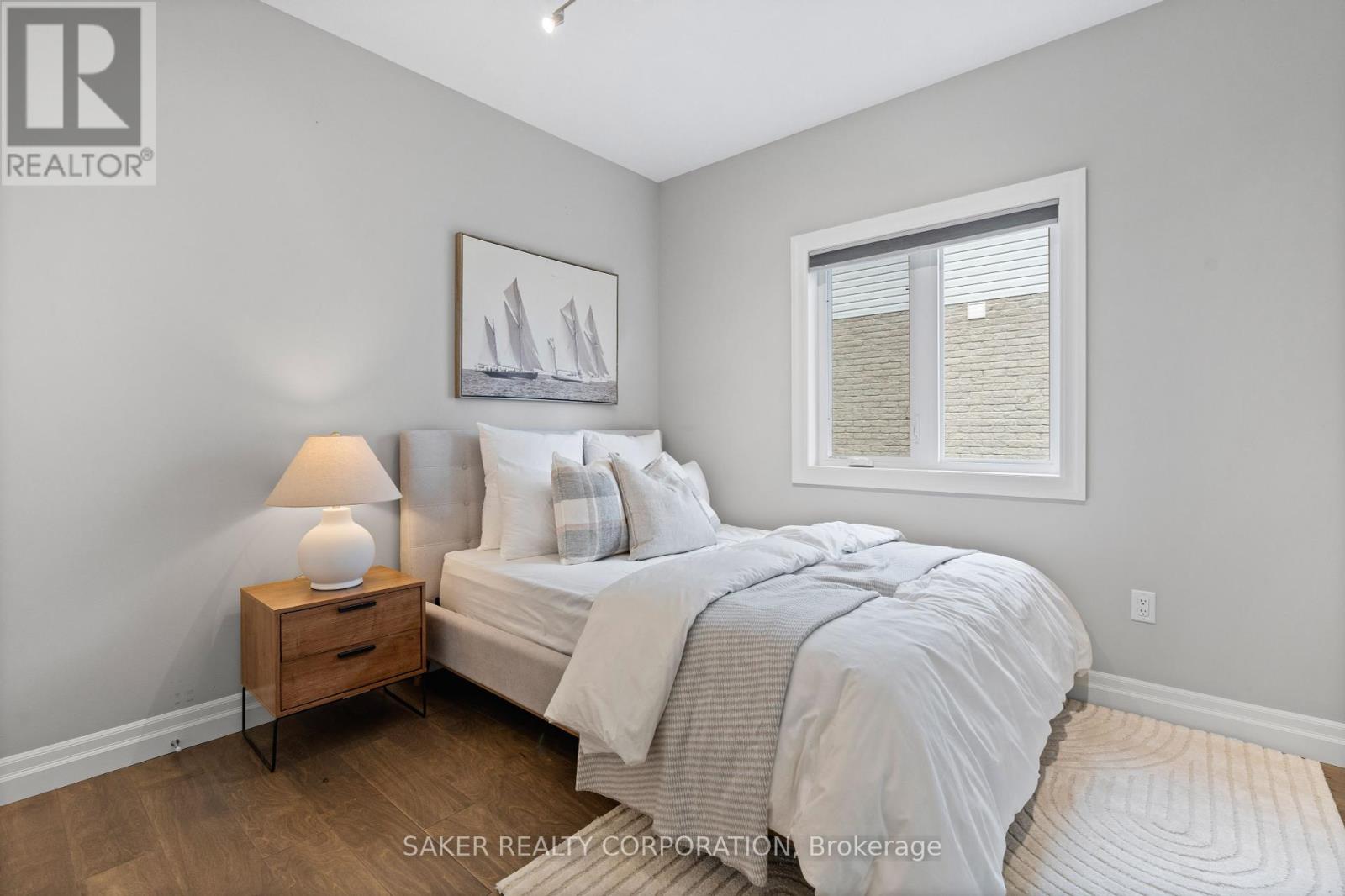 Single Family House Bungalow for Sale in  FINCH COURT Central Elgin (Belmont) 