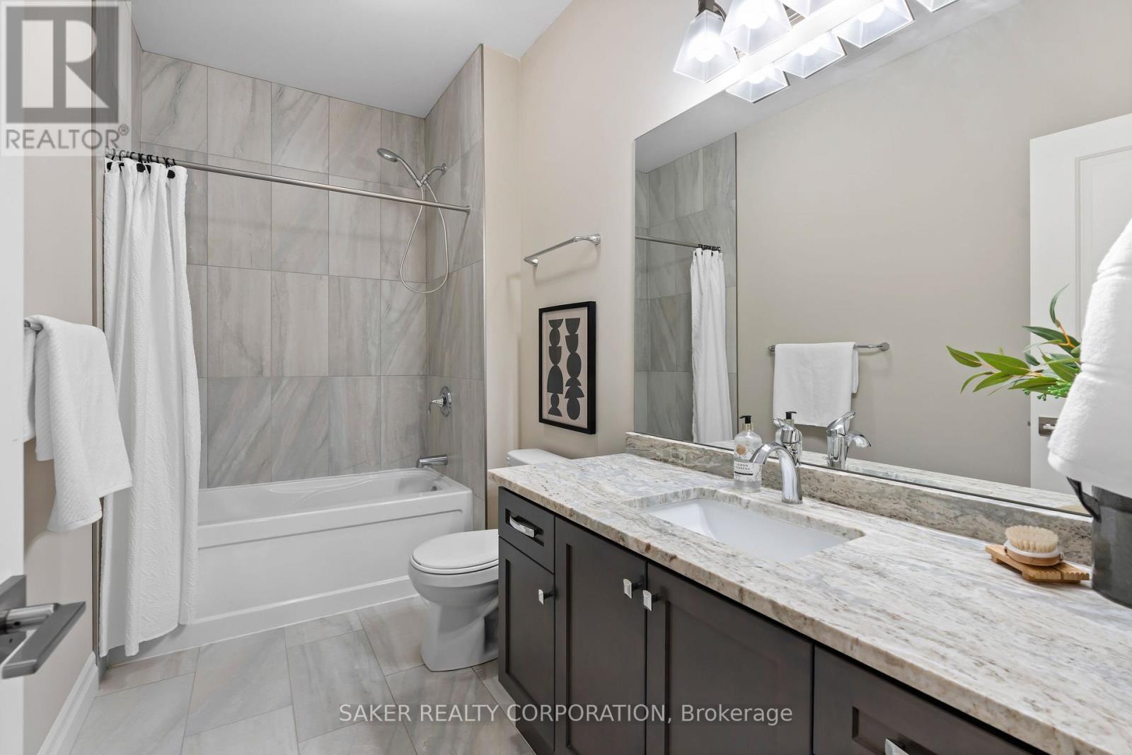 Single Family House Bungalow for Sale in  FINCH COURT Central Elgin (Belmont) 