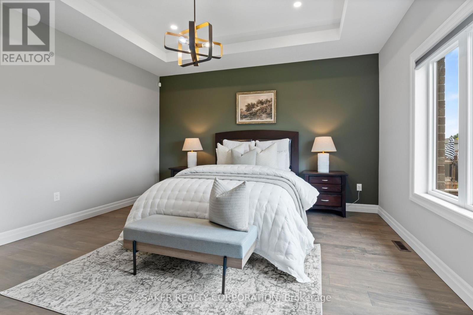 Single Family House Bungalow for Sale in  FINCH COURT Central Elgin (Belmont) 