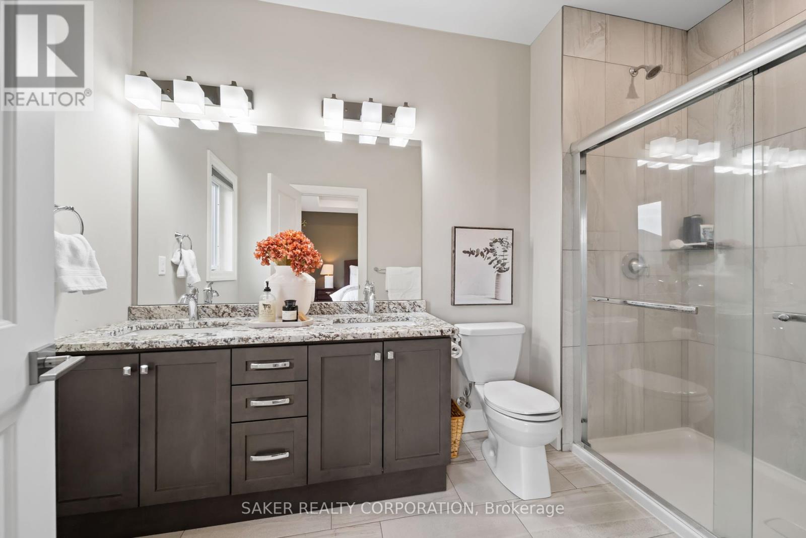 Single Family House Bungalow for Sale in  FINCH COURT Central Elgin (Belmont) 