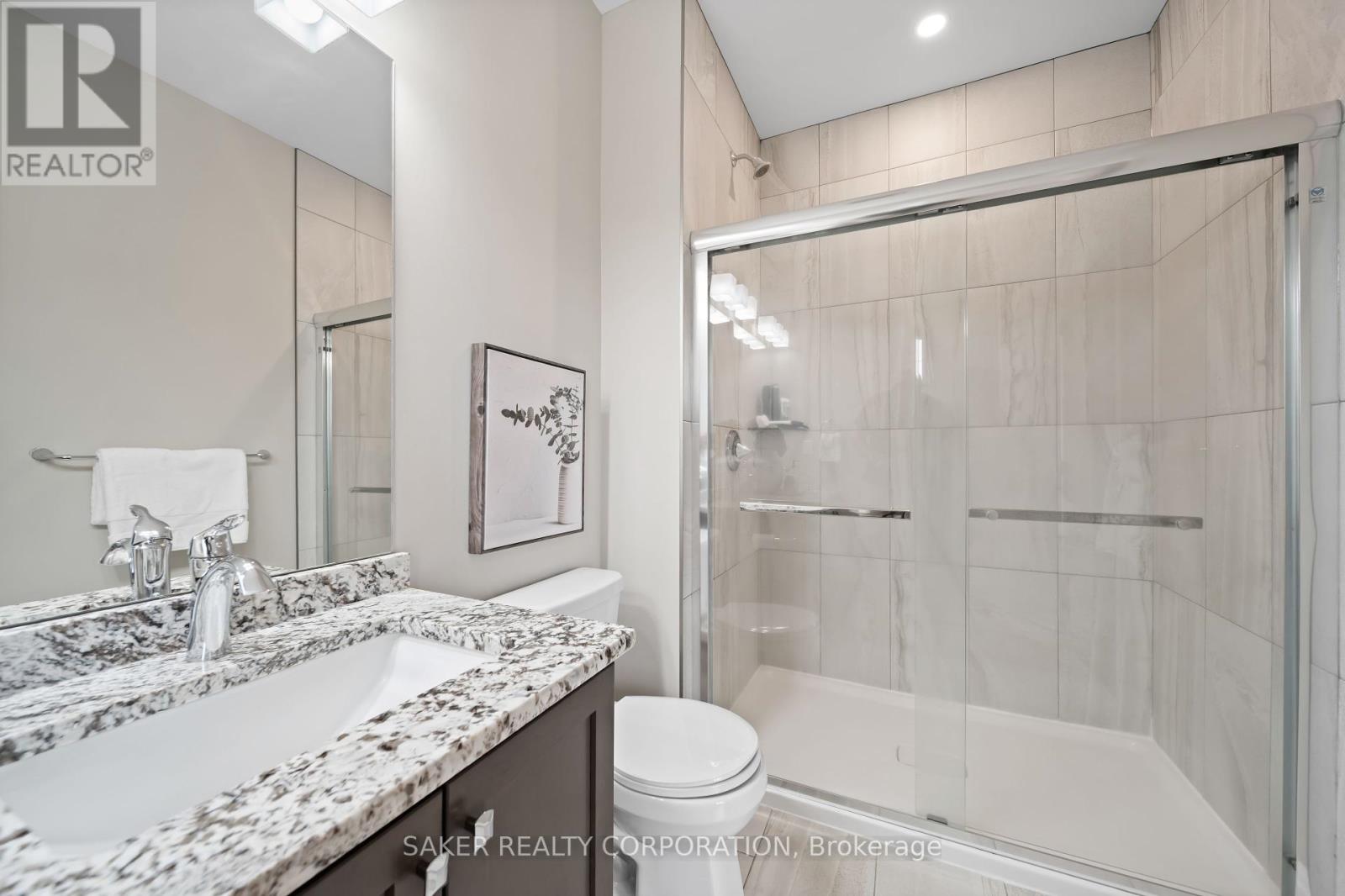 Single Family House Bungalow for Sale in  FINCH COURT Central Elgin (Belmont) 