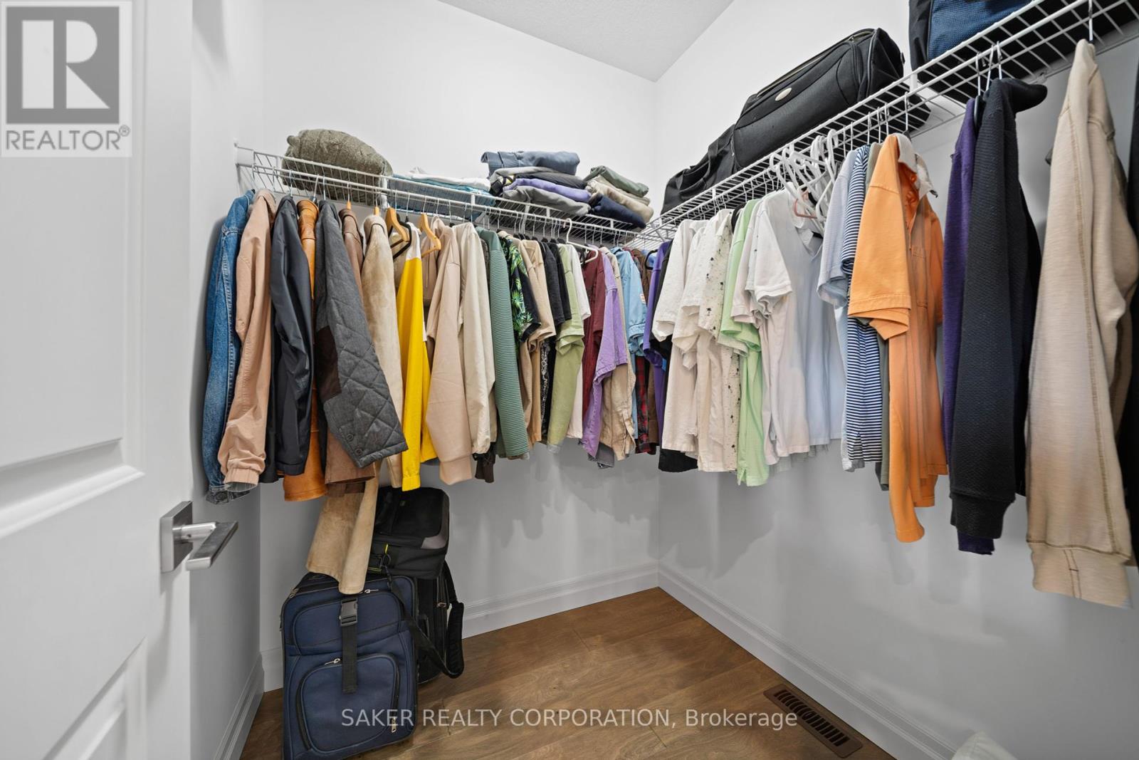 Single Family House Bungalow for Sale in  FINCH COURT Central Elgin (Belmont) 