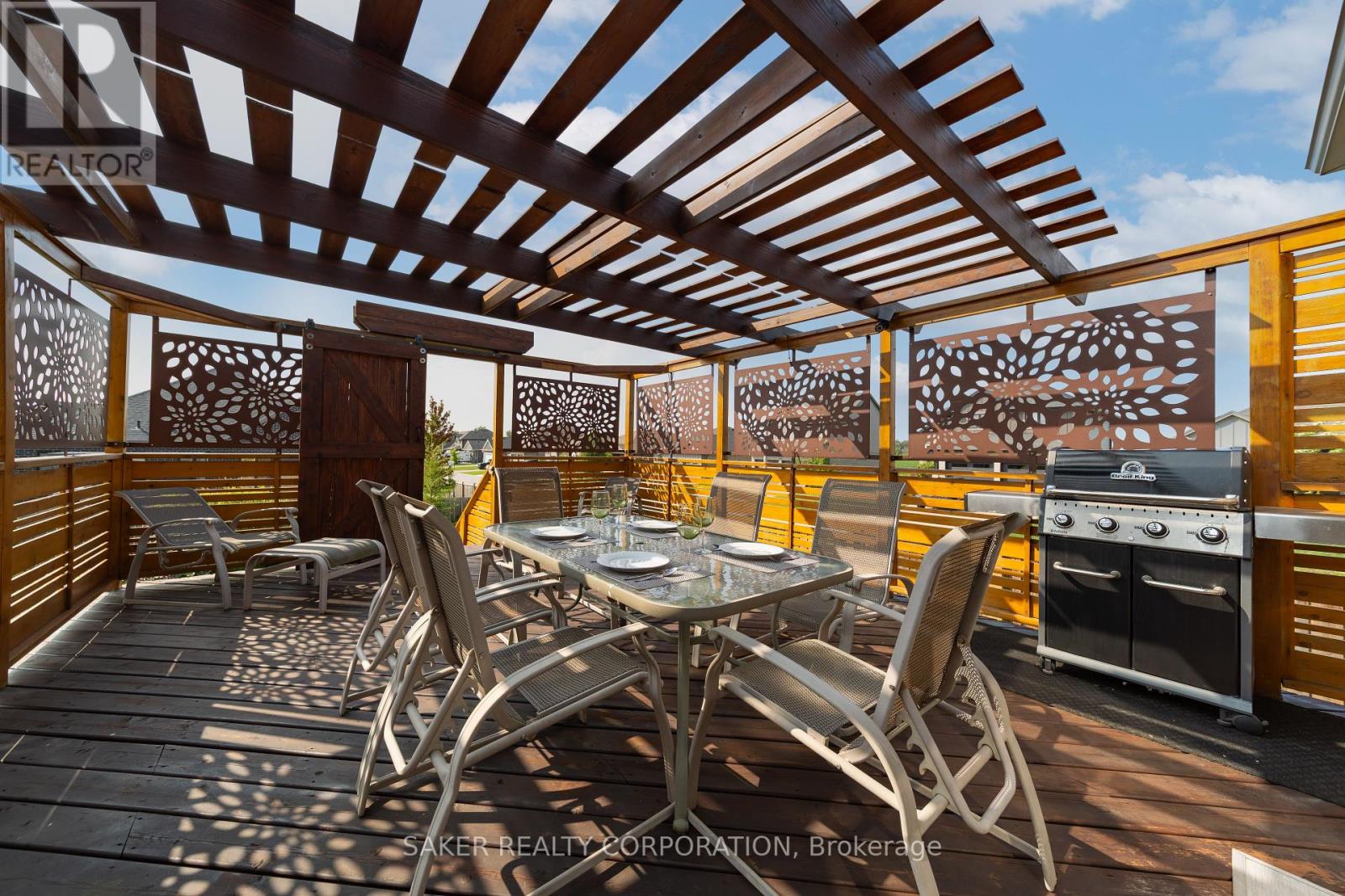 Single Family House Bungalow for Sale in  FINCH COURT Central Elgin (Belmont) 