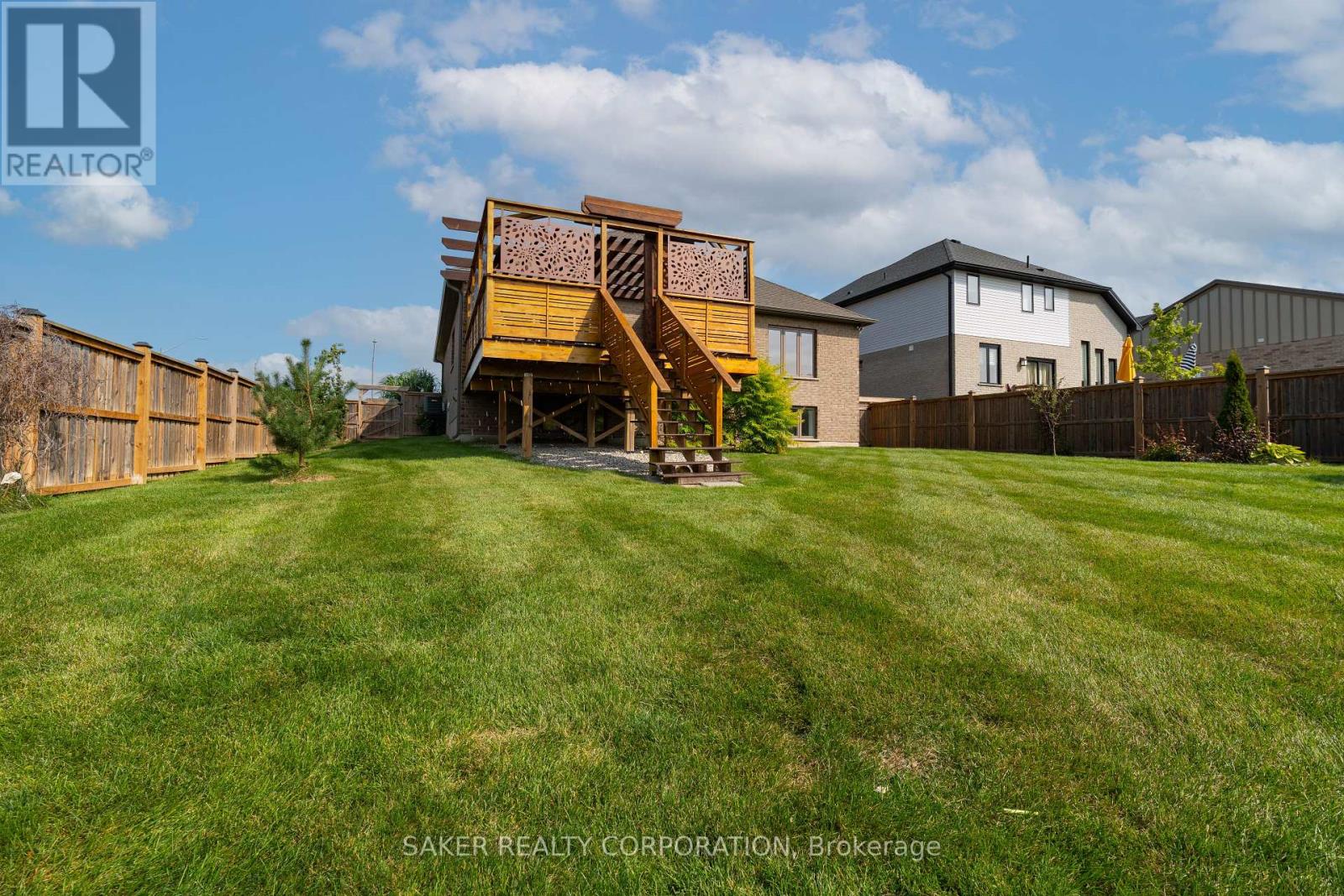 Single Family House Bungalow for Sale in  FINCH COURT Central Elgin (Belmont) 