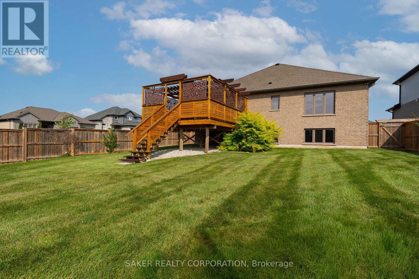 Single Family House Bungalow for Sale in  FINCH COURT Central Elgin (Belmont) 