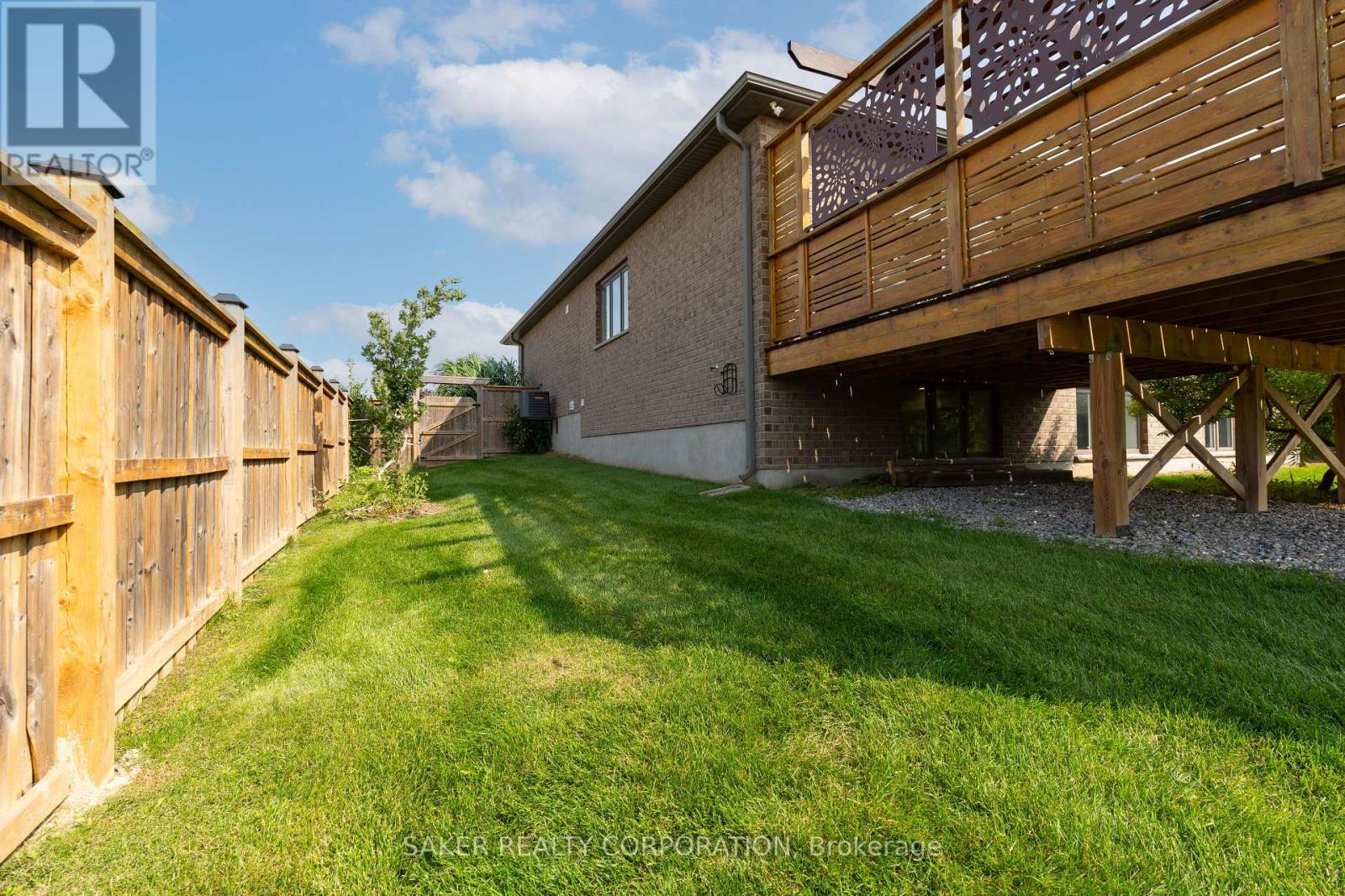 Single Family House Bungalow for Sale in  FINCH COURT Central Elgin (Belmont) 