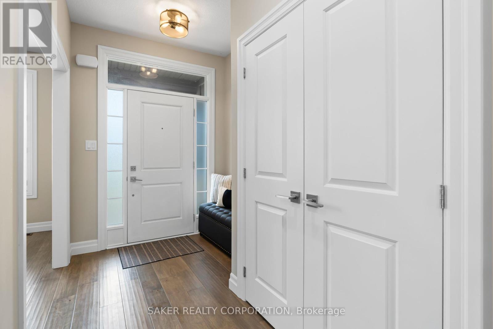 Single Family House Bungalow for Sale in  FINCH COURT Central Elgin (Belmont) 