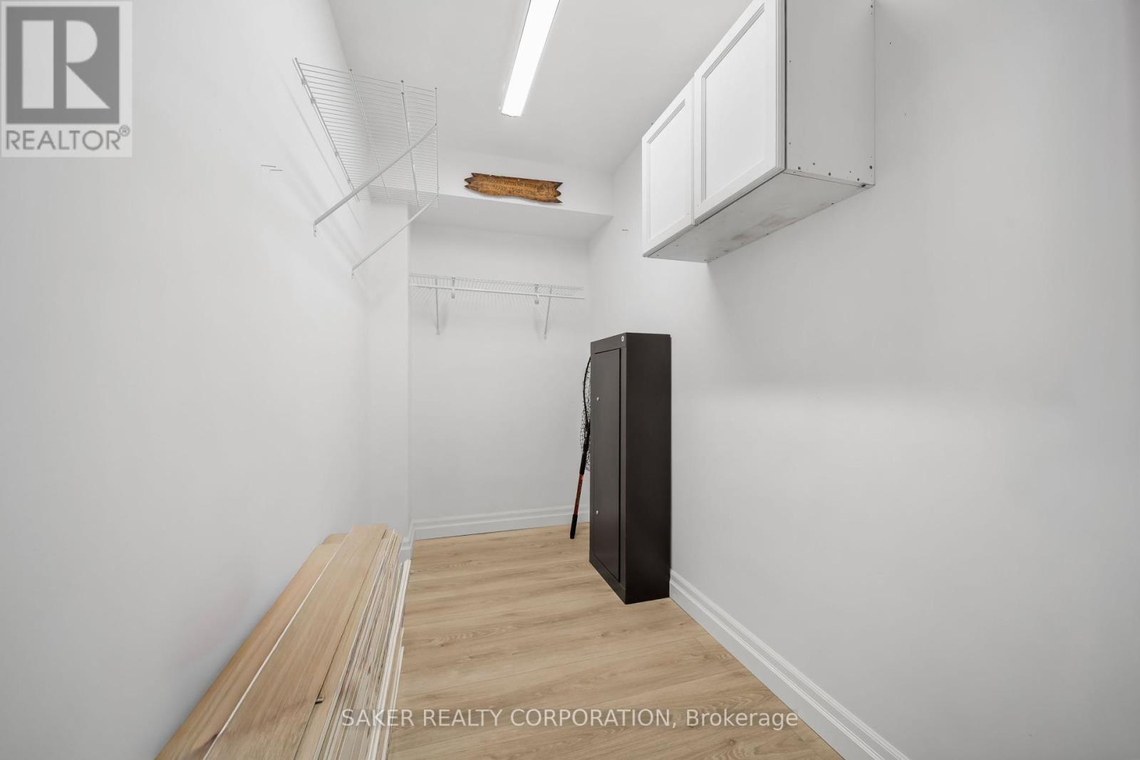 Single Family House Bungalow for Sale in  FINCH COURT Central Elgin (Belmont) 