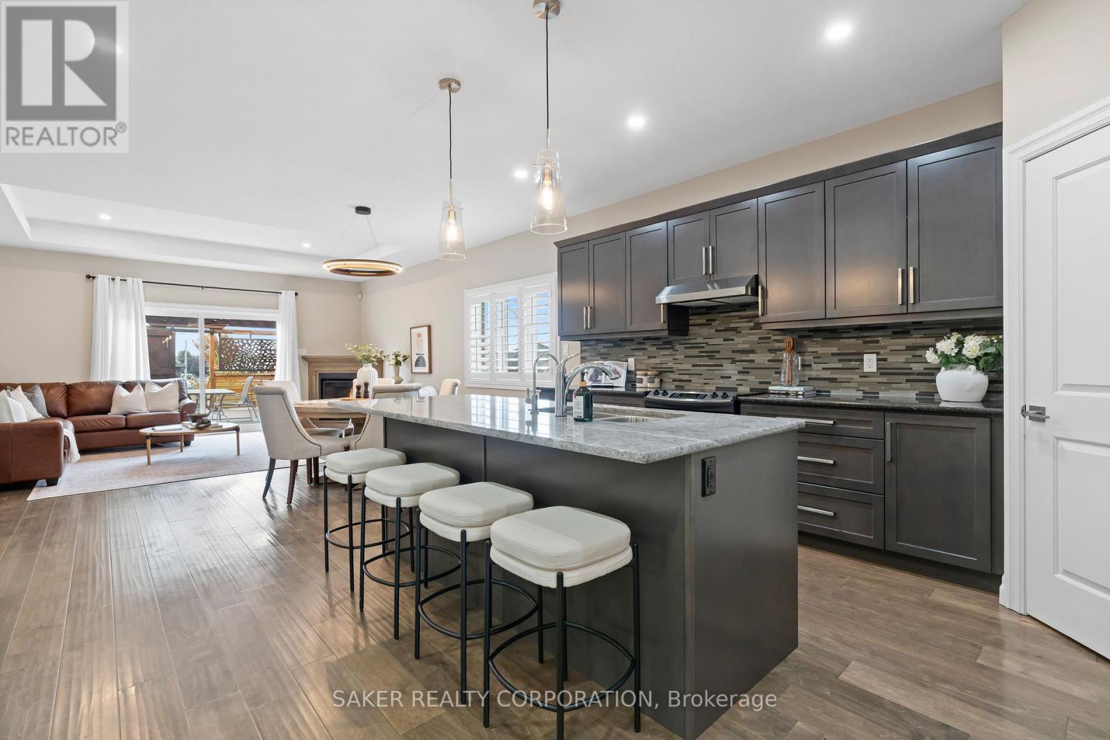 Single Family House Bungalow for Sale in  FINCH COURT Central Elgin (Belmont) 