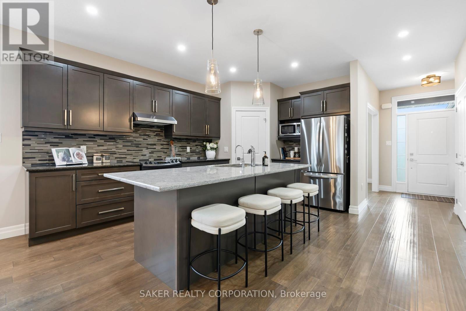 Single Family House Bungalow for Sale in  FINCH COURT Central Elgin (Belmont) 