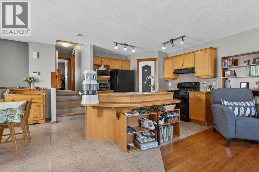 Single Family House 4 Level for Sale in  Hidden Hills Place NW Hidden Valley Calgary 
