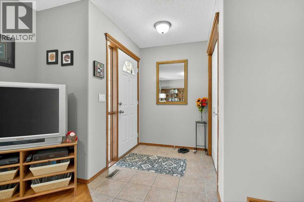 Single Family House 4 Level for Sale in  Hidden Hills Place NW Hidden Valley Calgary 