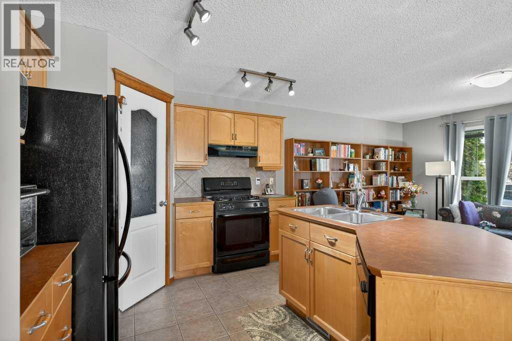 Single Family House 4 Level for Sale in  Hidden Hills Place NW Hidden Valley Calgary 