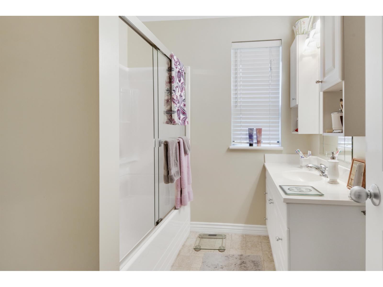 19927 37 AVENUE, Langley