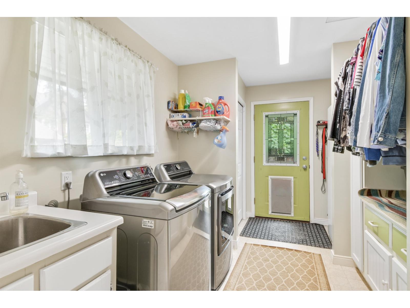 19927 37 AVENUE, Langley