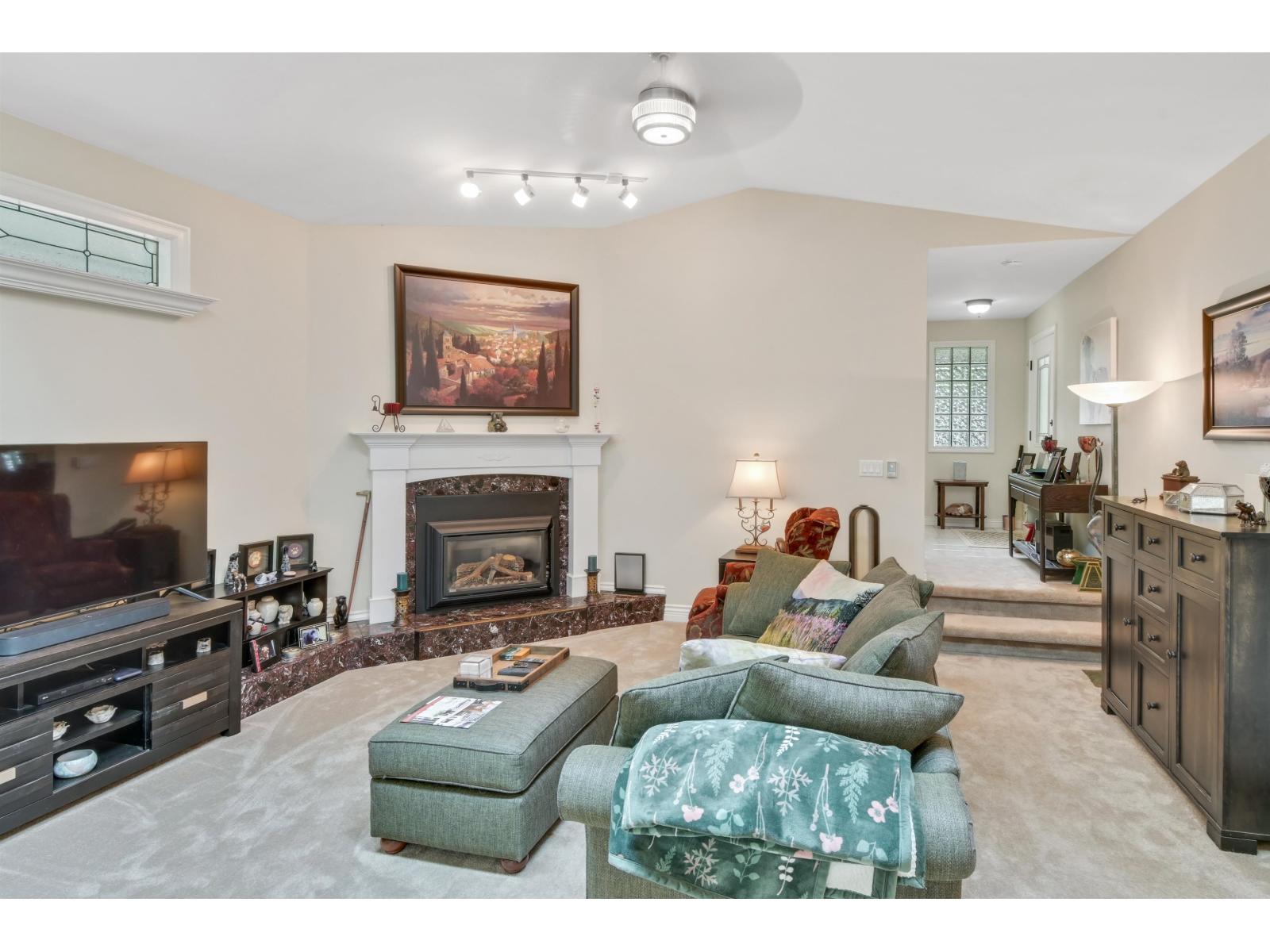 19927 37 AVENUE, Langley