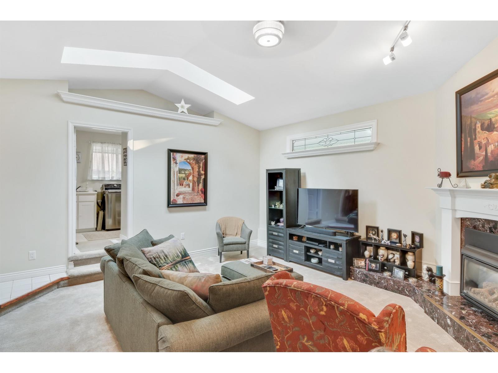 19927 37 AVENUE, Langley