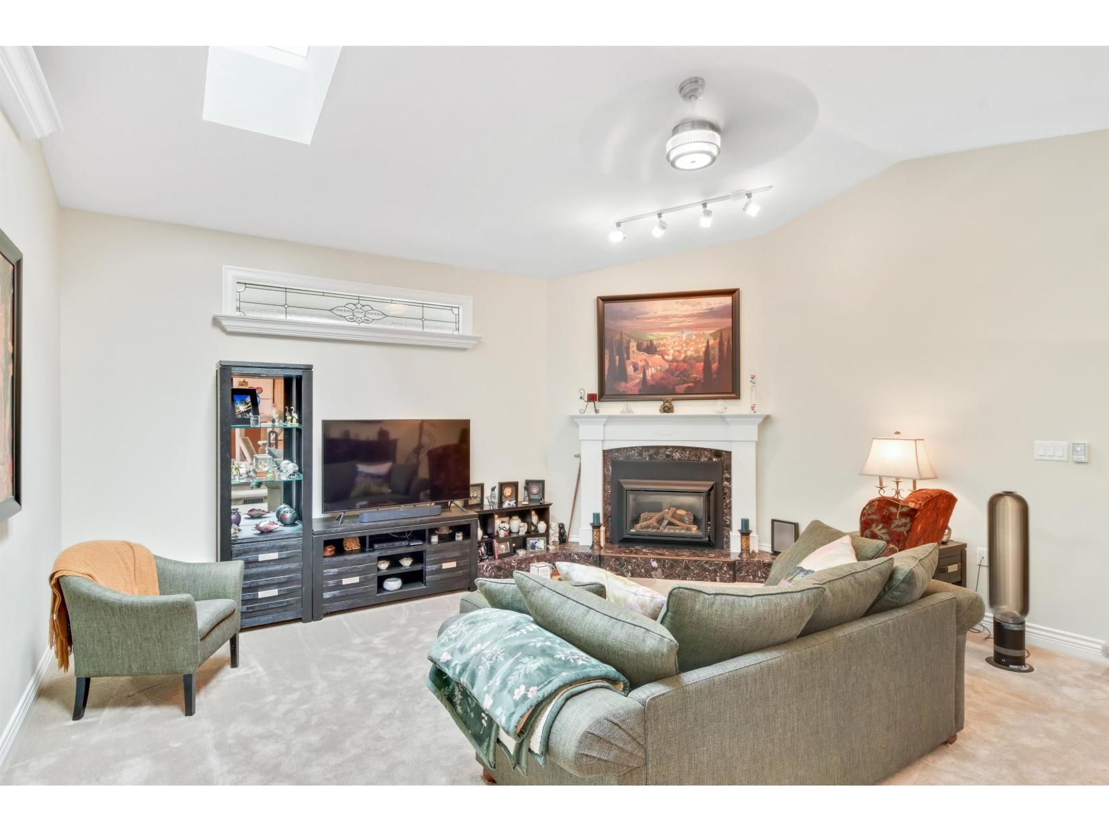 19927 37 AVENUE, Langley