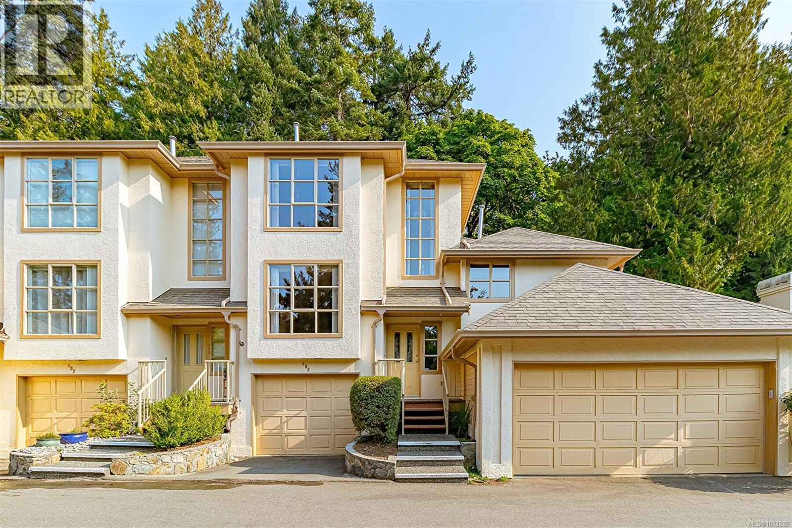 503 510 Marsett Pl, Saanich