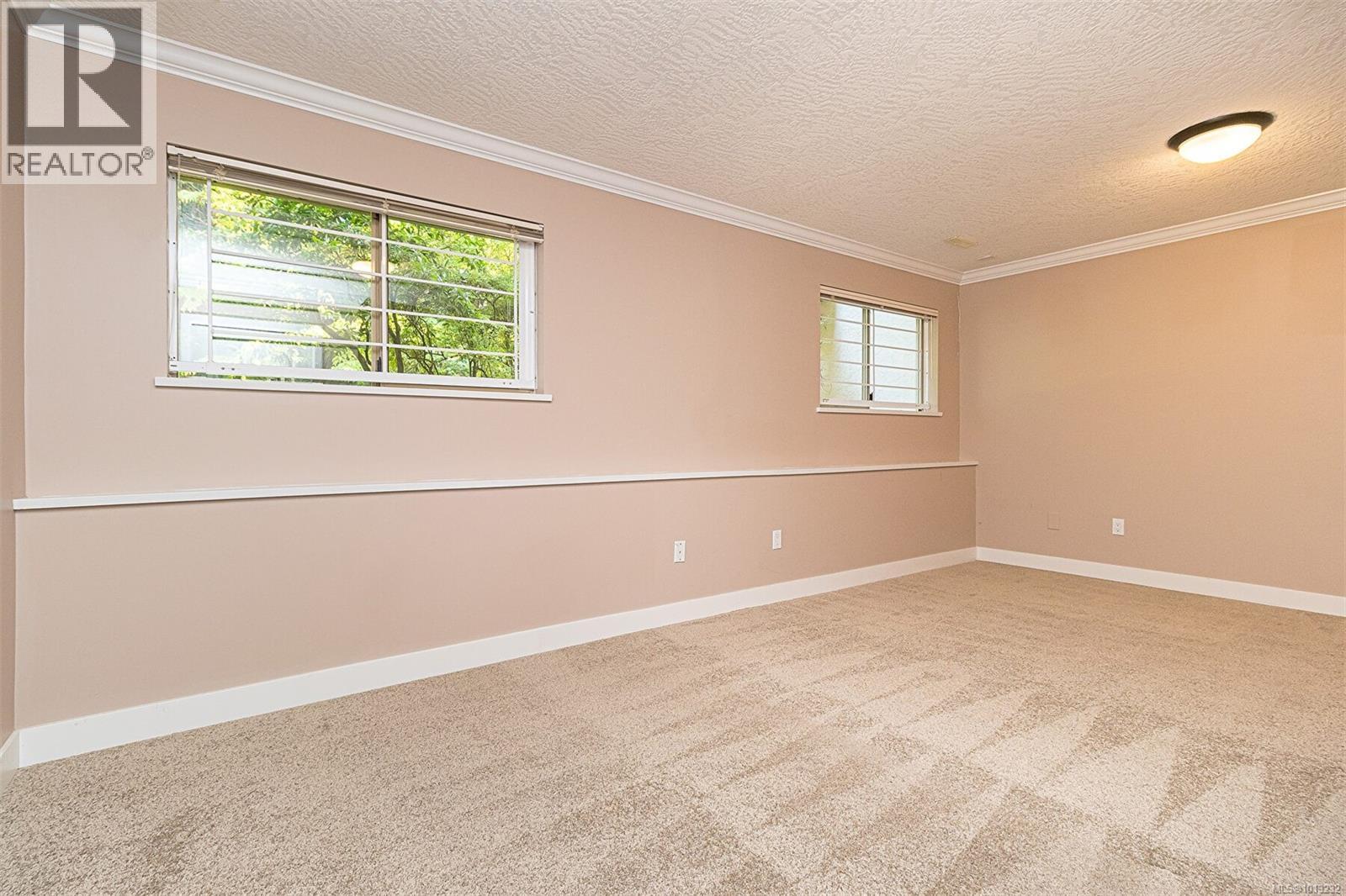 503 510 Marsett Pl, Saanich