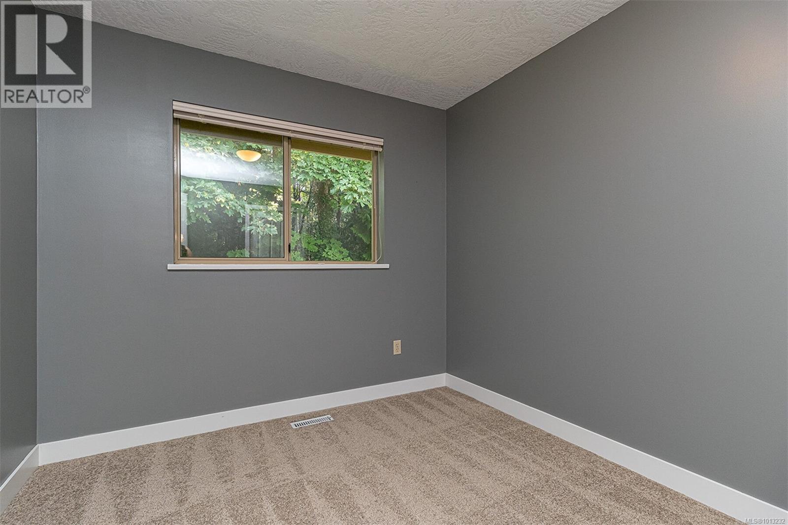 503 510 Marsett Pl, Saanich