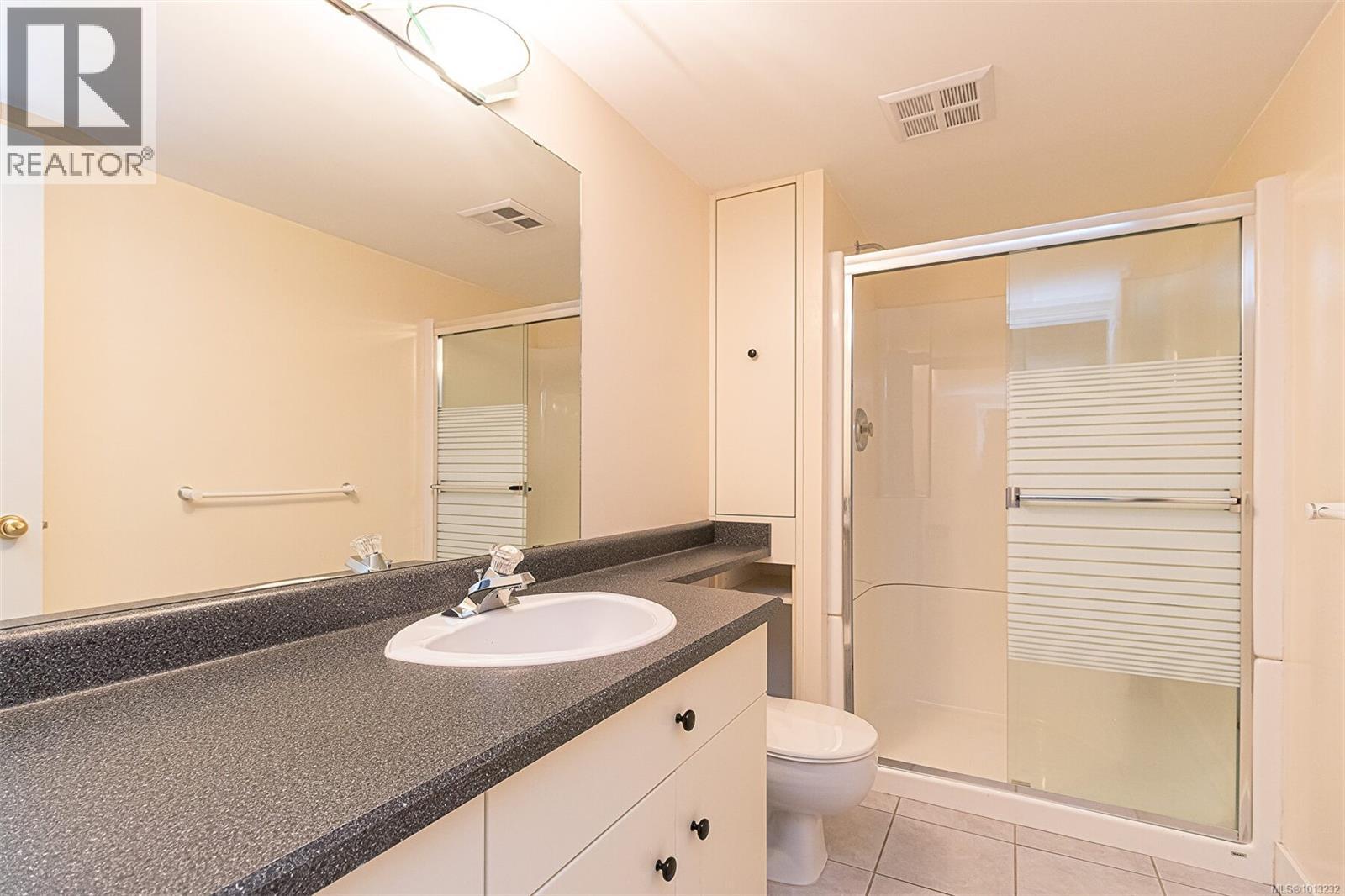 503 510 Marsett Pl, Saanich