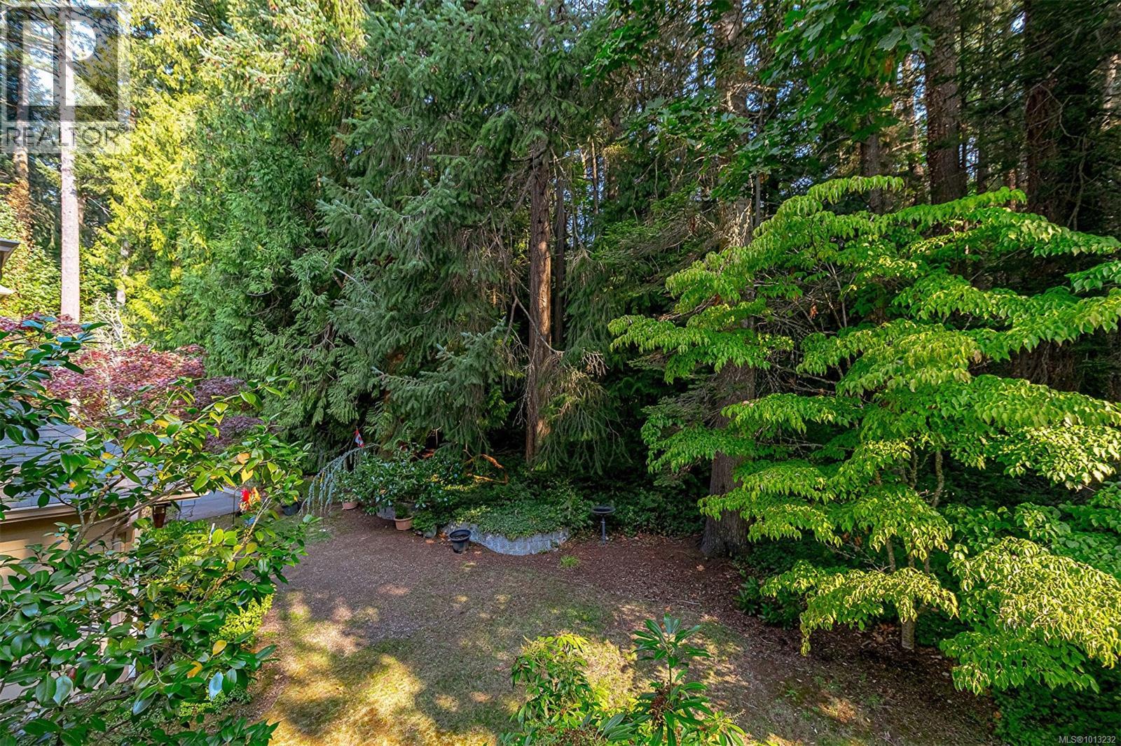 503 510 Marsett Pl, Saanich