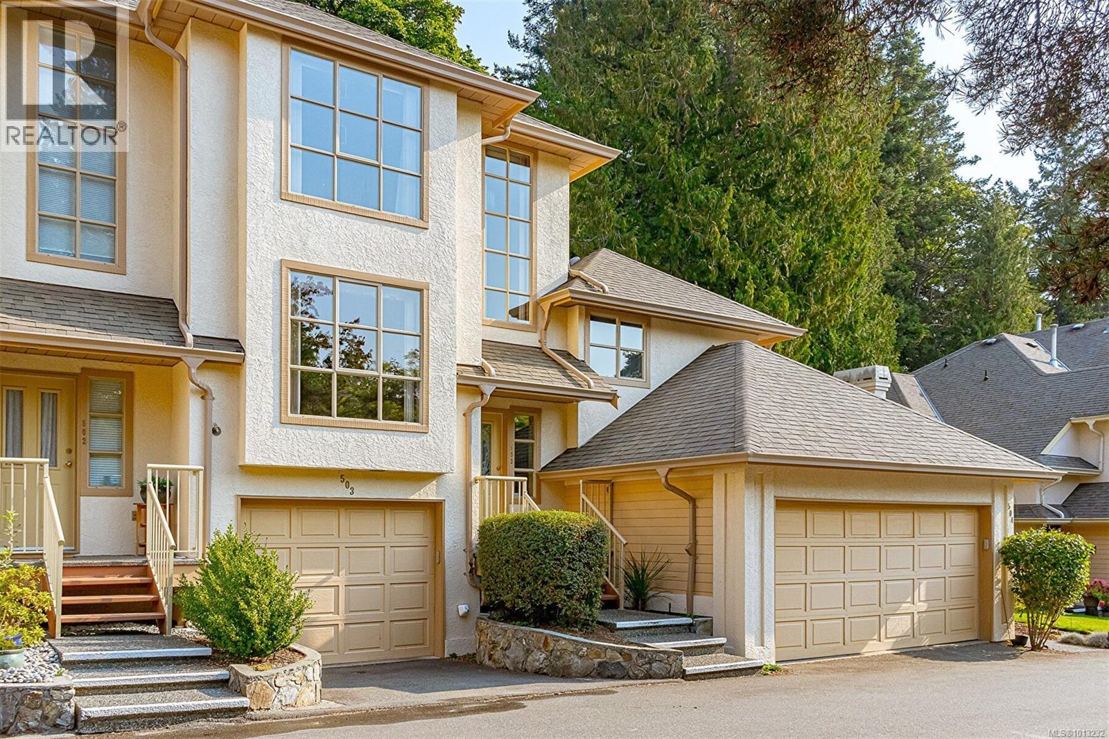 503 510 Marsett Pl, Saanich