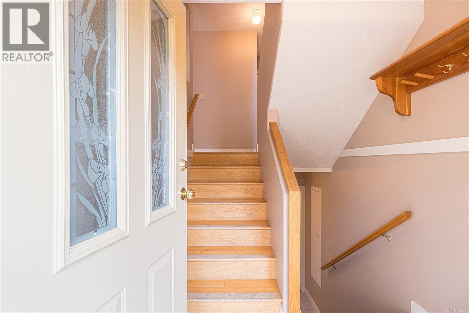 503 510 Marsett Pl, Saanich