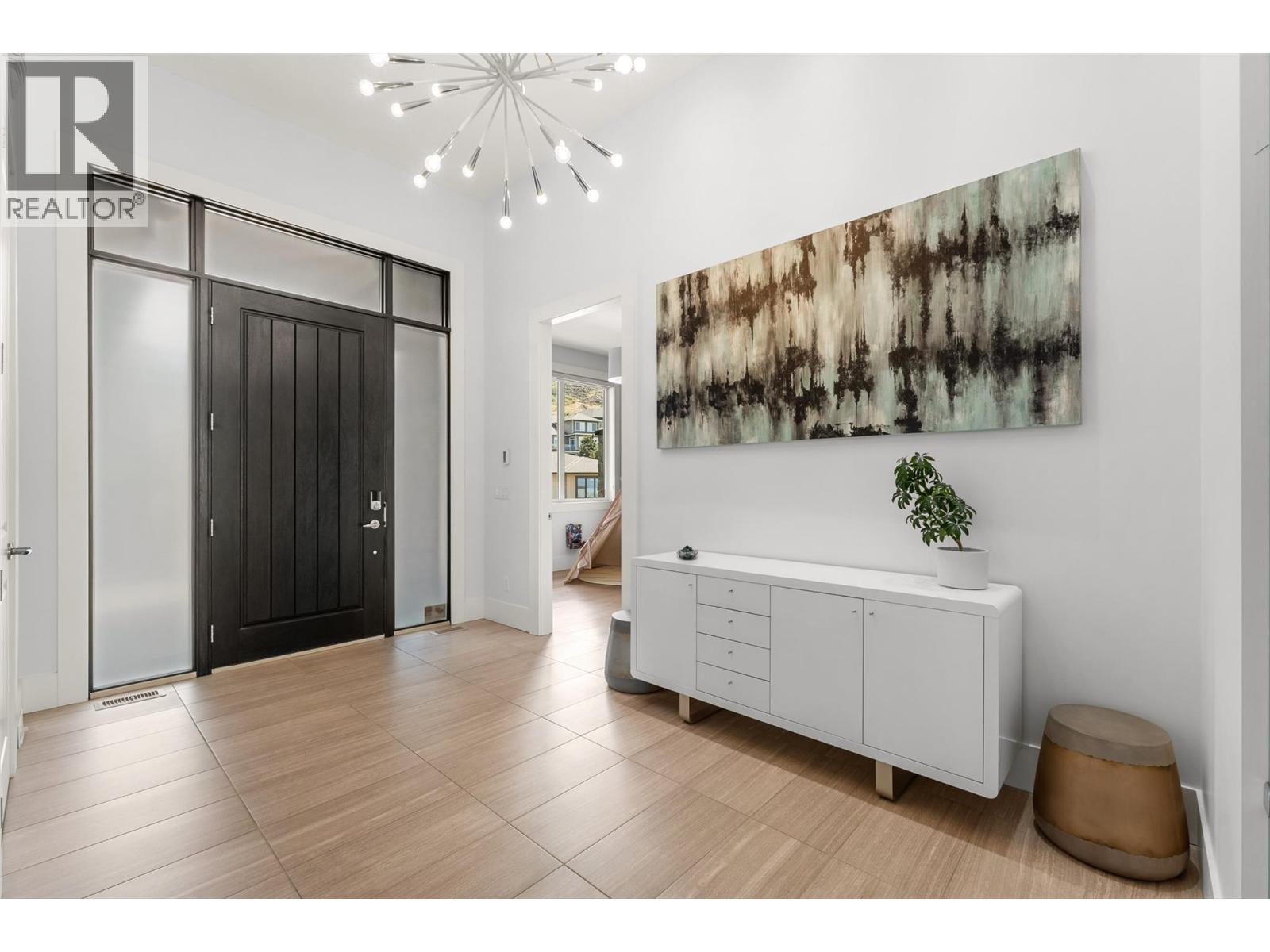  858 Clarance Avenue, Kelowna