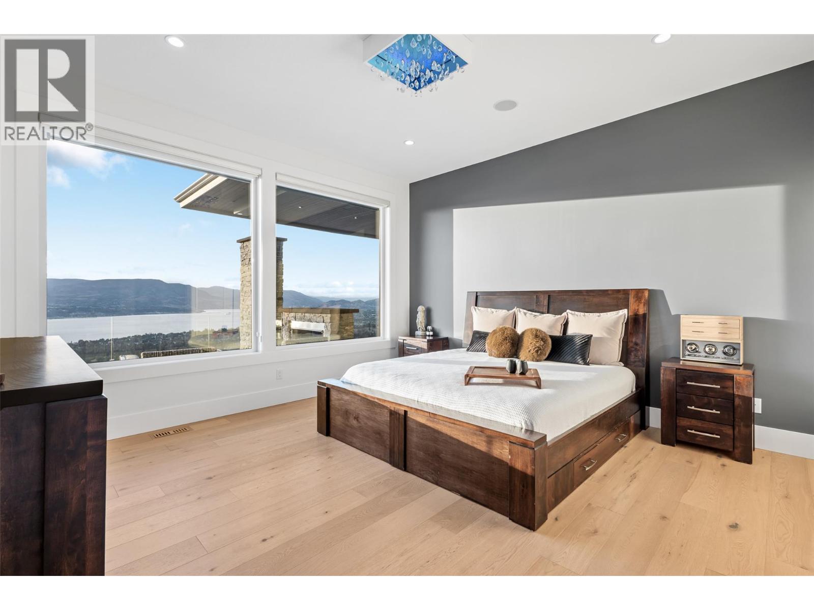  858 Clarance Avenue, Kelowna