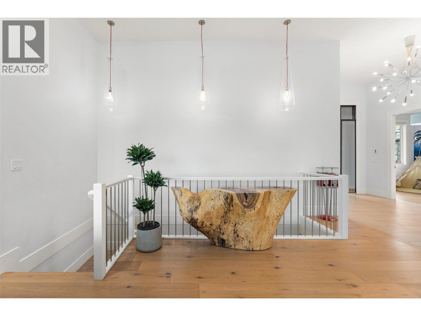  858 Clarance Avenue, Kelowna