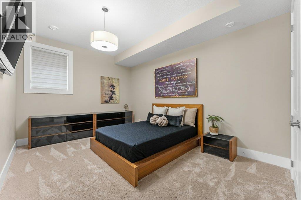  858 Clarance Avenue, Kelowna