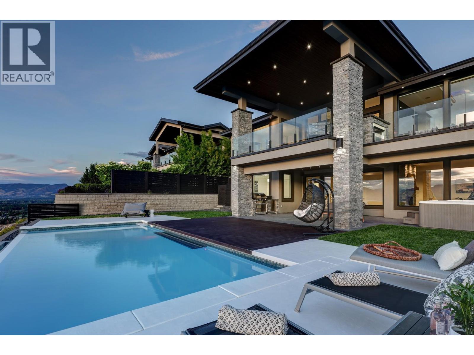  858 Clarance Avenue, Kelowna