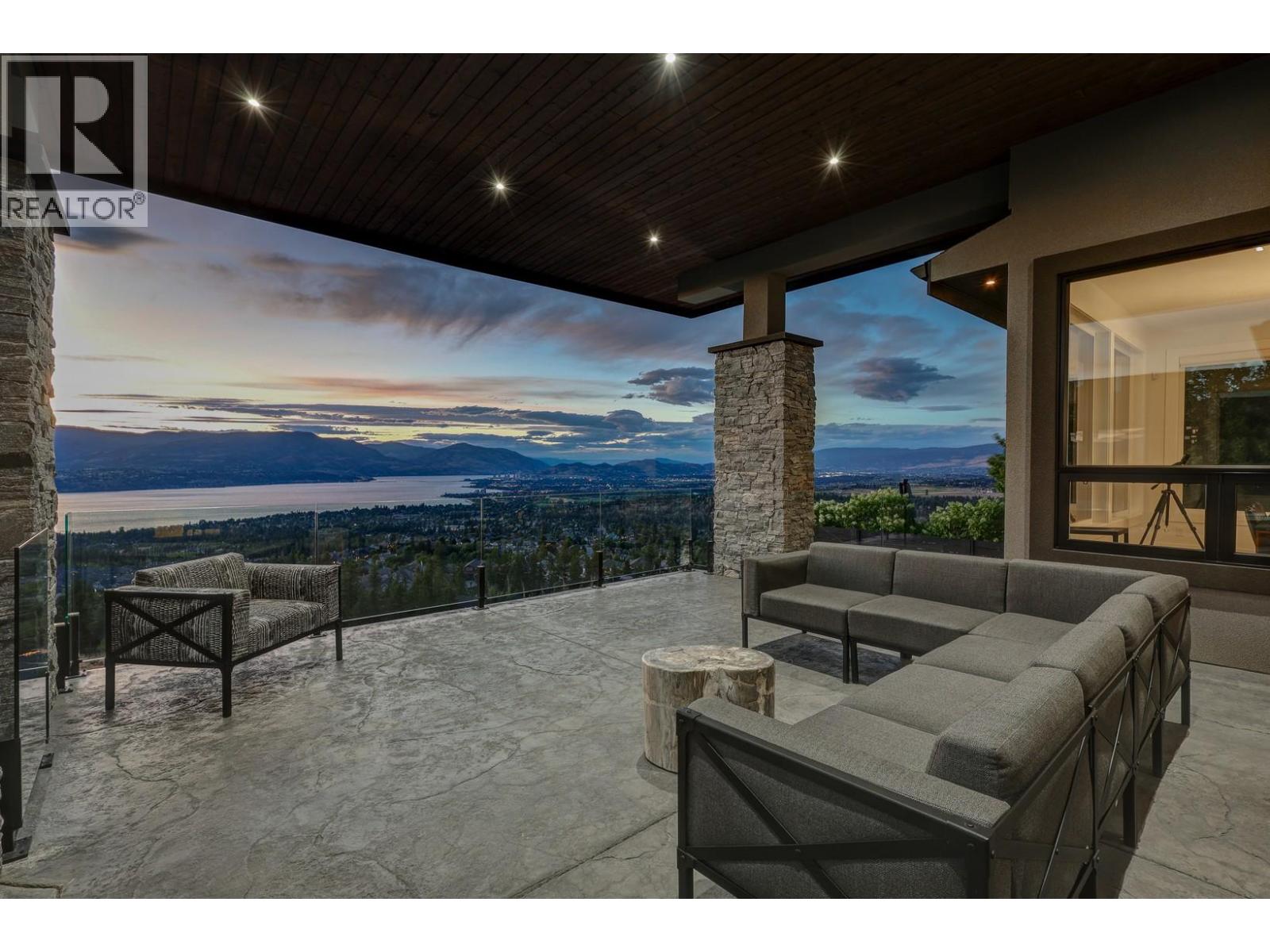  858 Clarance Avenue, Kelowna