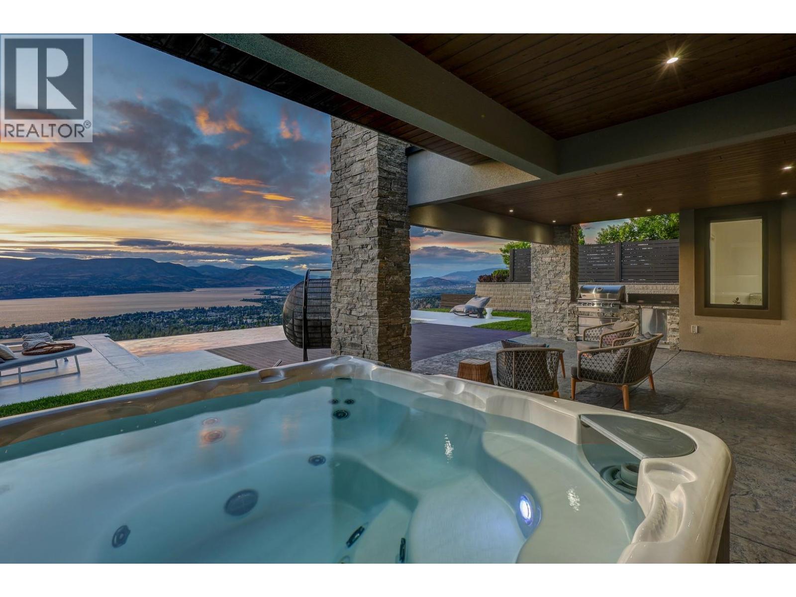  858 Clarance Avenue, Kelowna