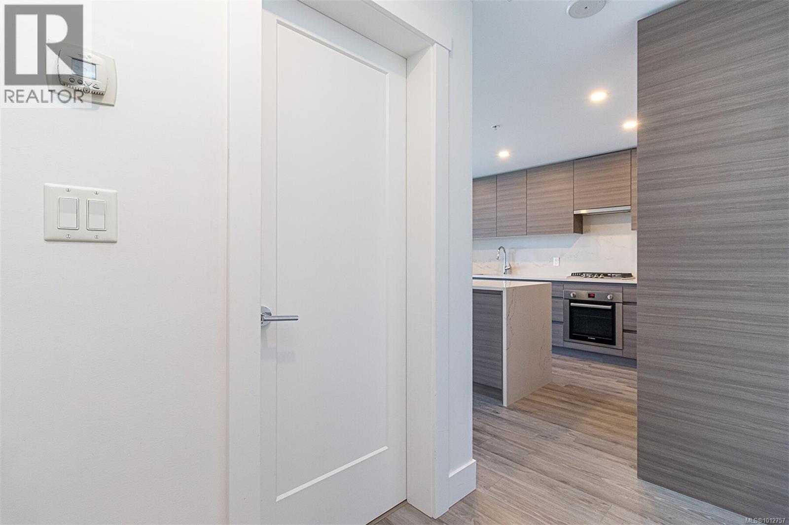 2004 777 Herald Street, Victoria