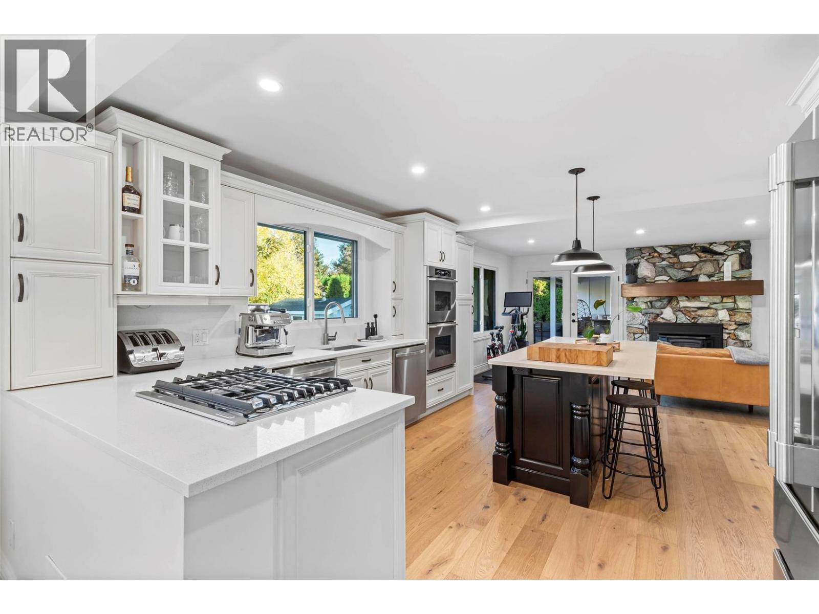  4540 Lakeshore Road, Kelowna