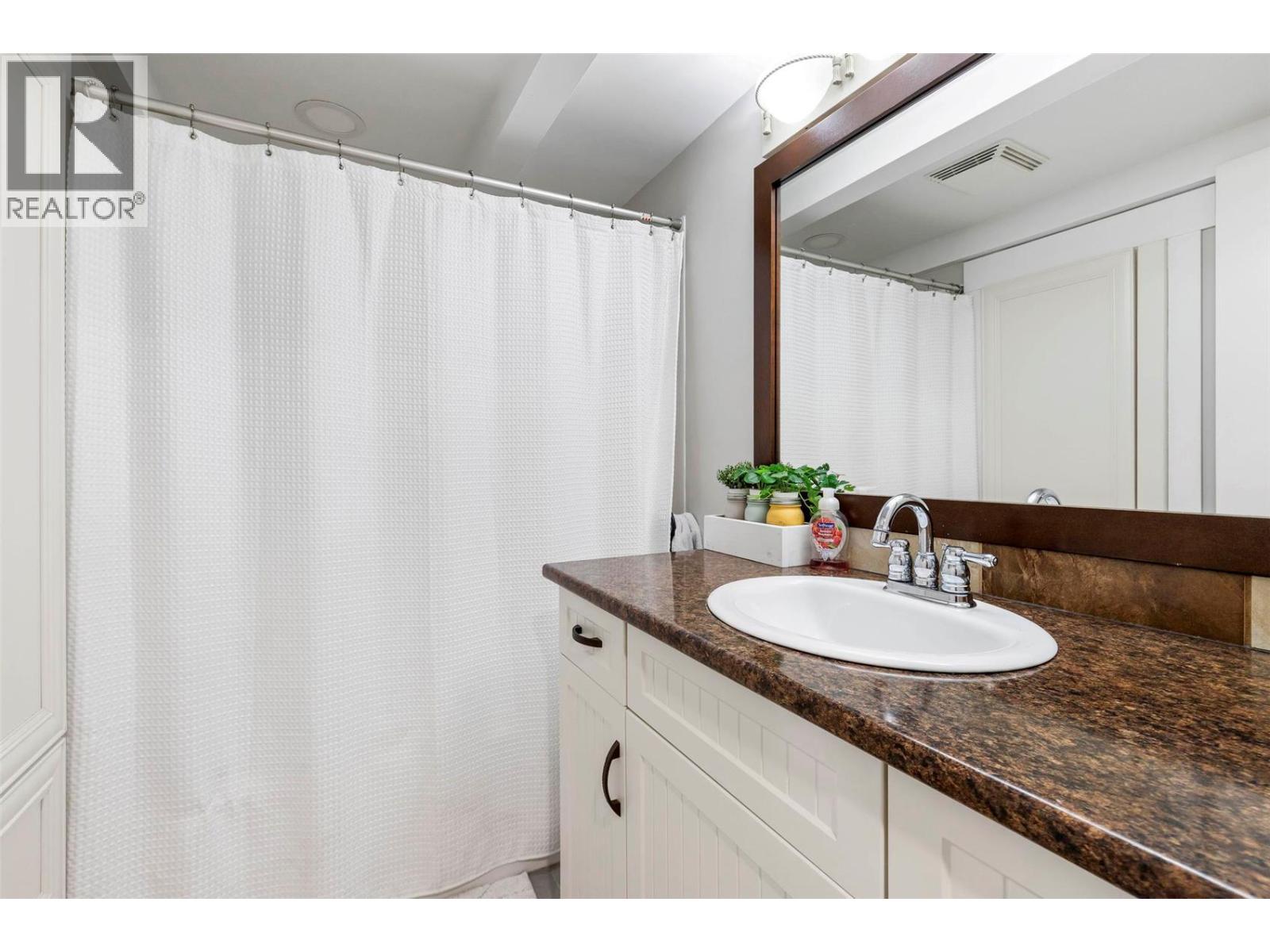  4540 Lakeshore Road, Kelowna