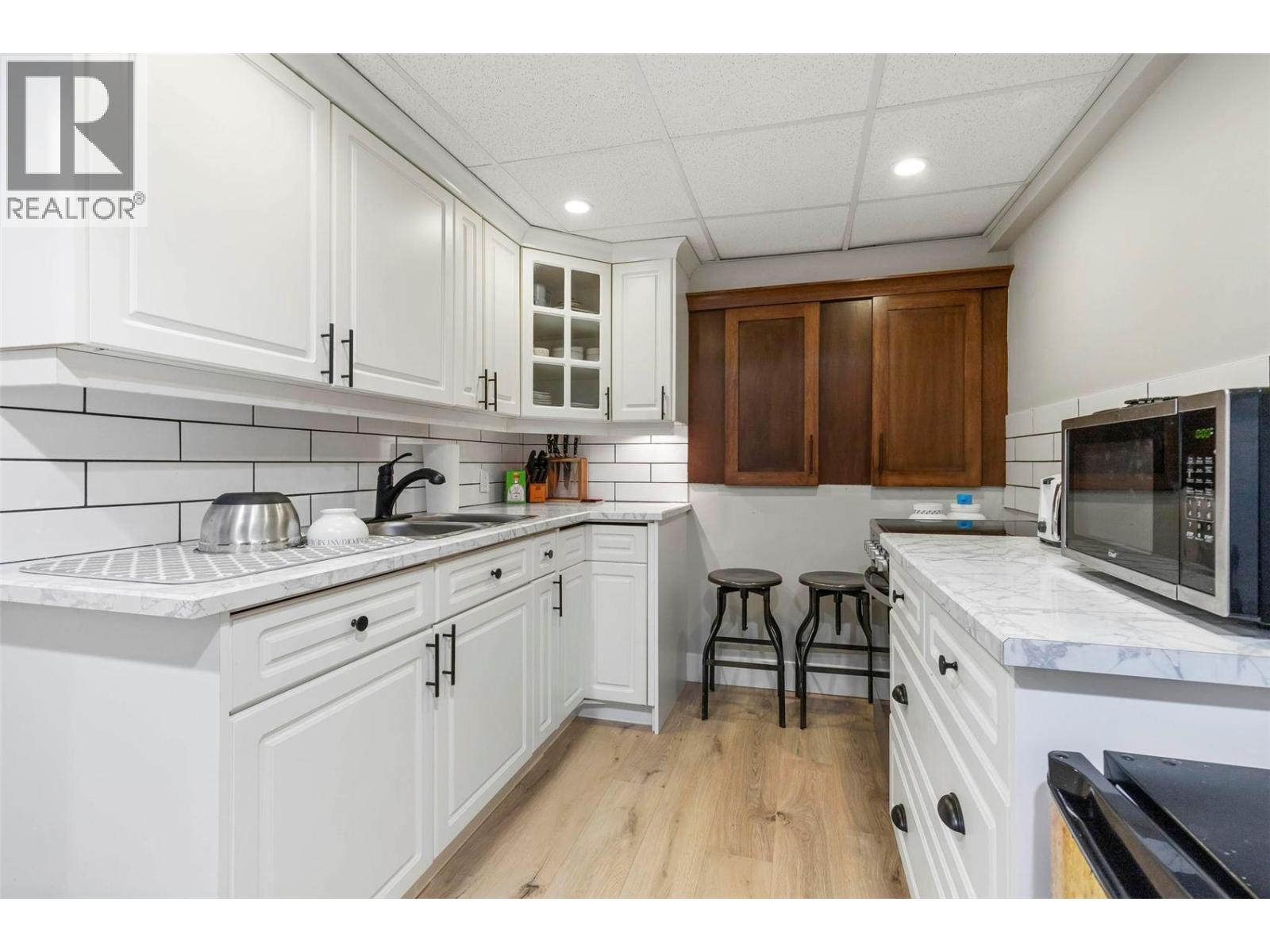  4540 Lakeshore Road, Kelowna