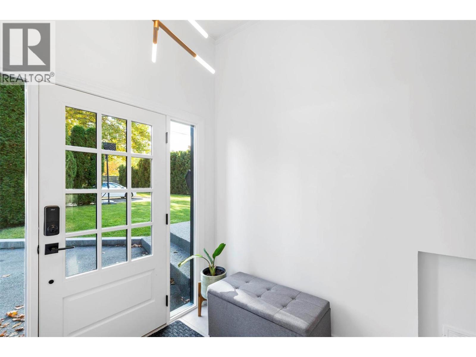  4540 Lakeshore Road, Kelowna