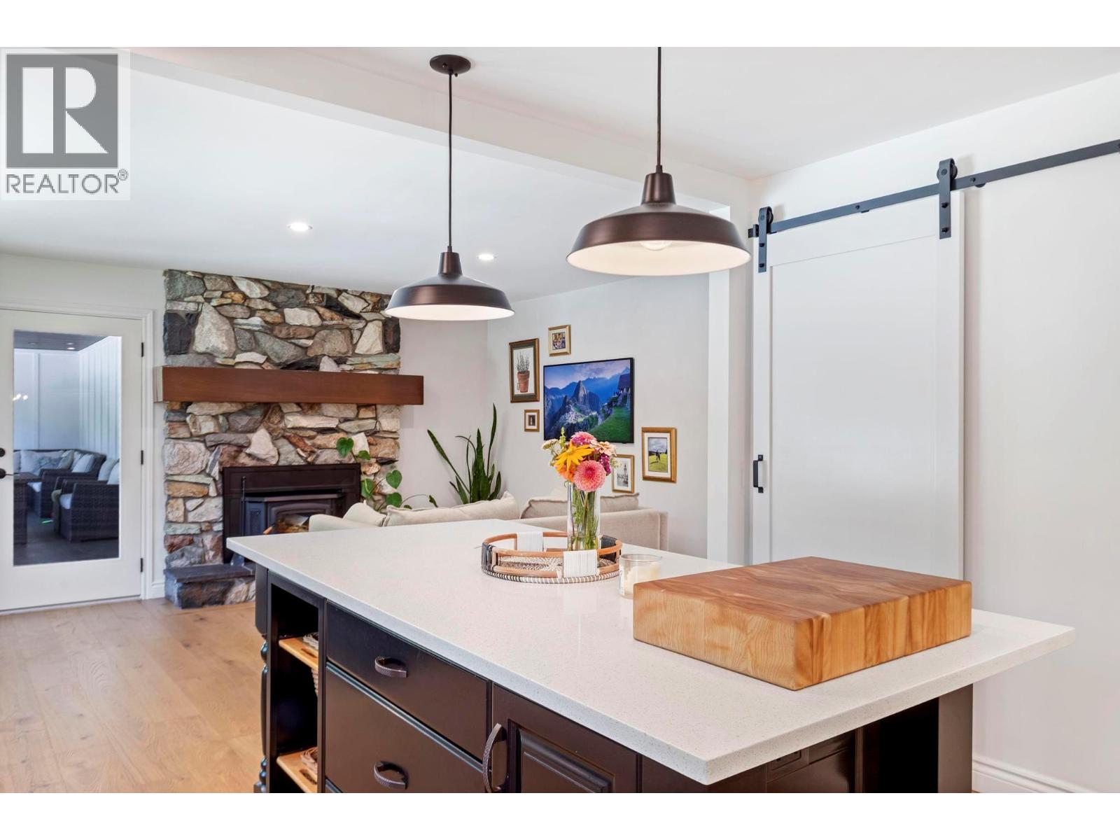  4540 Lakeshore Road, Kelowna
